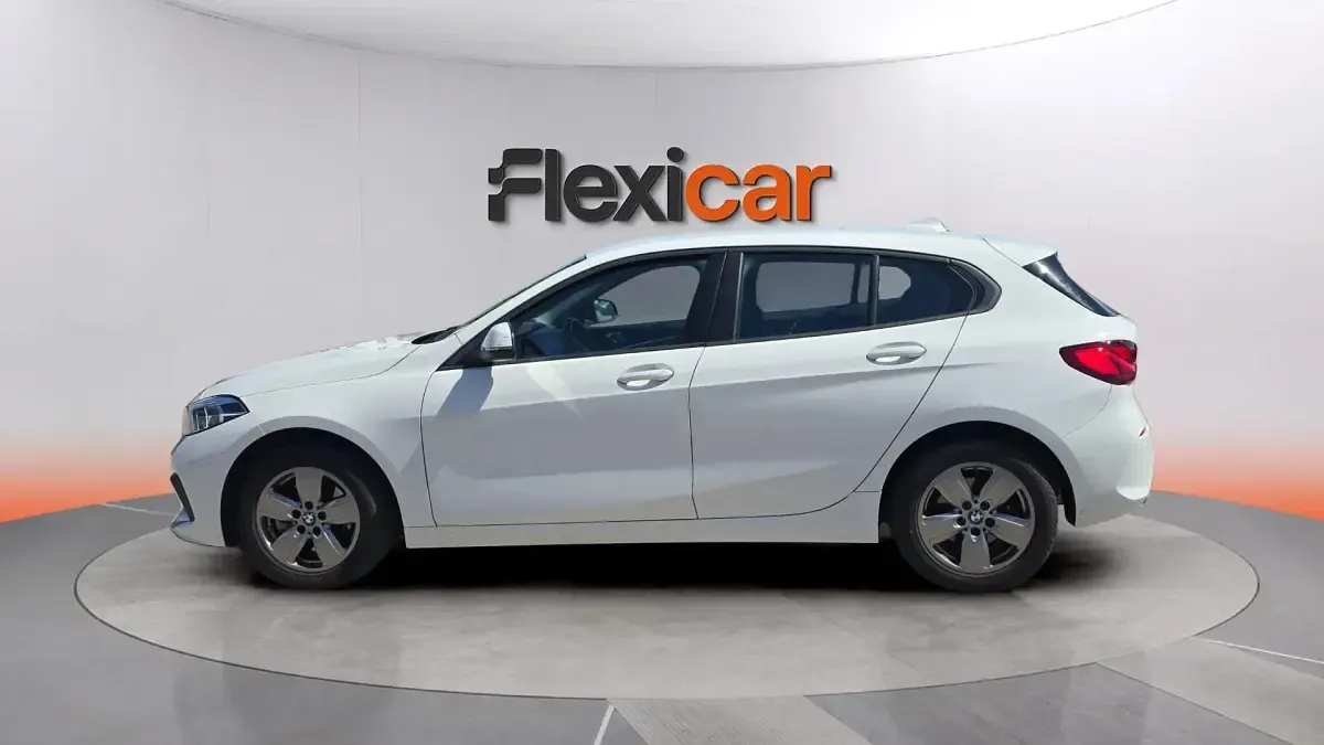 Usado BMW 116 116 CV (85 kW) 2022 Blanco Utilitario