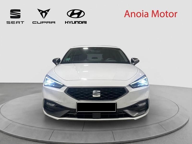 Usado Seat Leon FR 116 CV (85 kW) 2025 Blanco Berlina