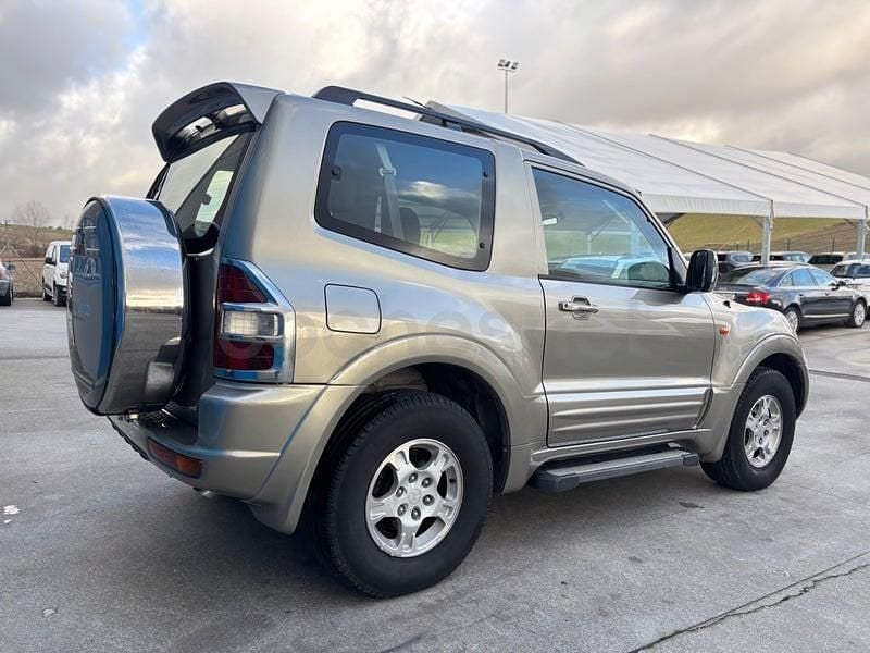 Usado Mitsubishi Montero 160 CV (117 kW) 2002 Beige SUV