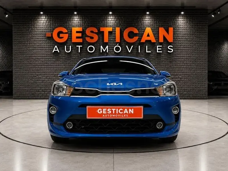 Usado Kia Rio 84 CV (61 kW) 2023 Azul Berlina