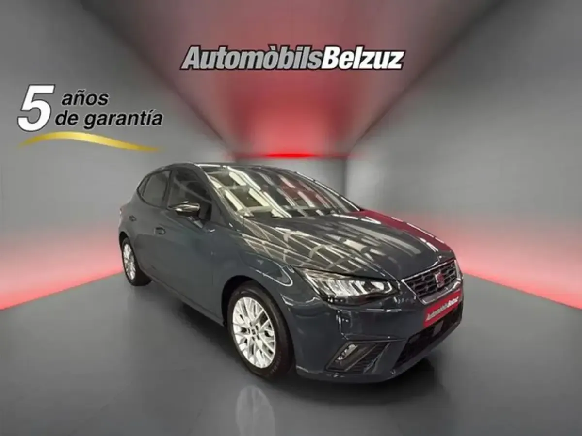 Usado Seat Ibiza FR 116 CV (85 kW) 2025 Gris Utilitario