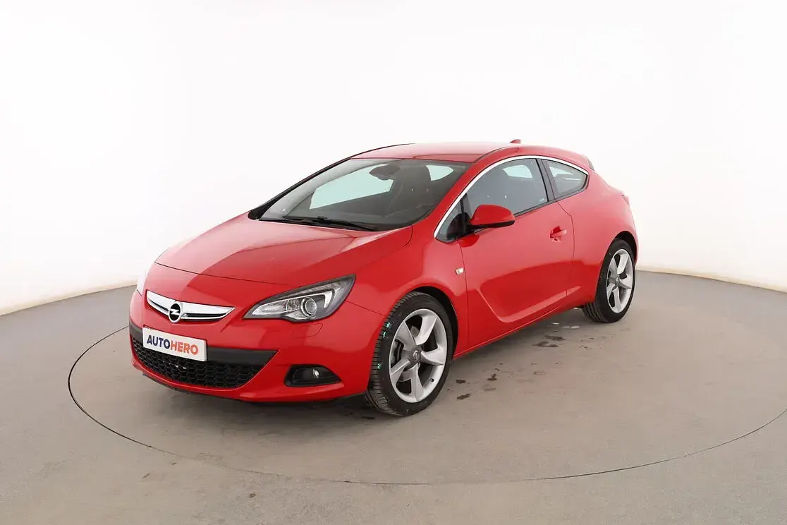 Usado Opel Astra GTC Sportive 140 CV (102 kW) 2016 Coupe