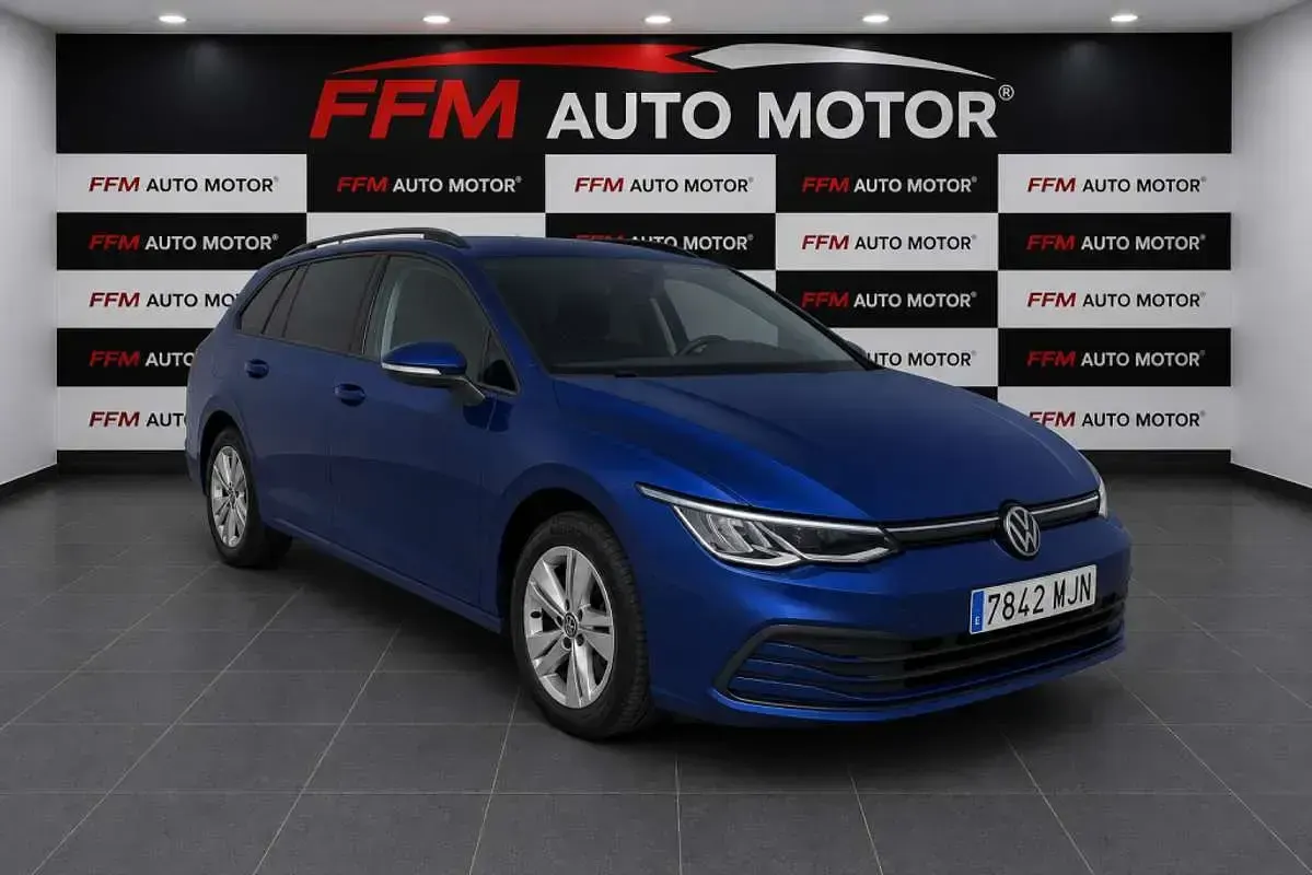 Usado VW Golf VIII Life 116 CV (85 kW) 2023 Azul Familiar