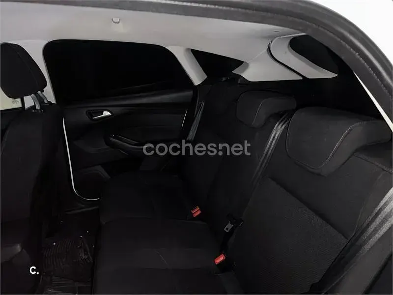 Usado Ford Focus 120 CV (88 kW) 2016 Blanco Berlina