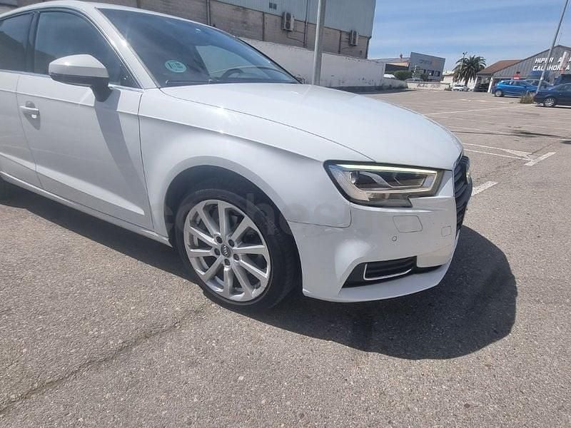 Begagnad Audi A3 Ambiente 150 HK (110 kW) 2019 Vit Sedan