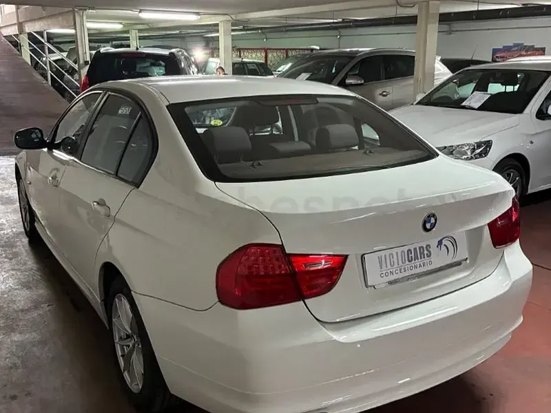 Usado BMW 318 143 CV (105 kW) 2010 Blanco Berlina