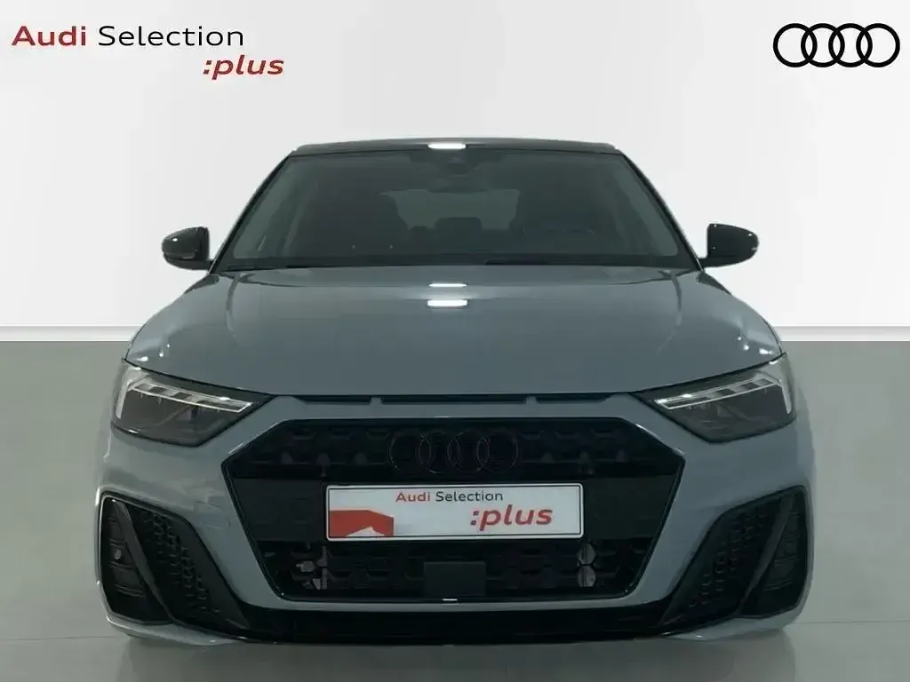 Usado Audi A1 Black Edition 116 CV (85 kW) 2025 Gris SUV