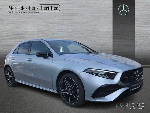 Usado Mercedes A250 AMG line 218 CV (160 kW) 2025 Plata hightech