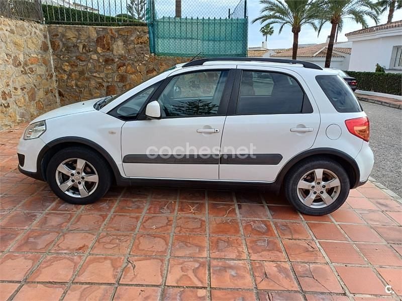 Usado Suzuki SX4 GL 120 CV (88 kW) 2012 Blanco SUV