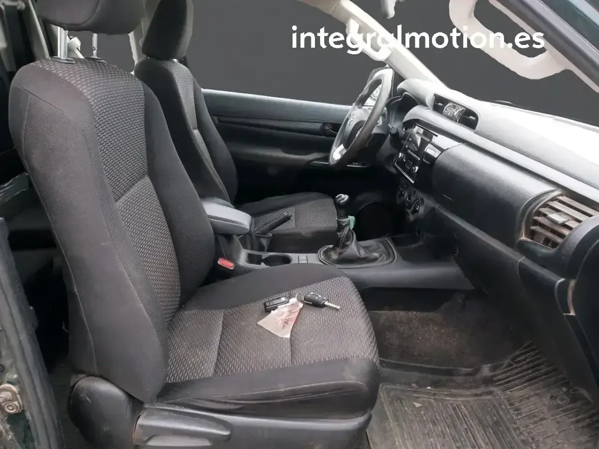 Usado Toyota HiLux 150 CV (110 kW) 2021 Verde Pickup/Camioneta