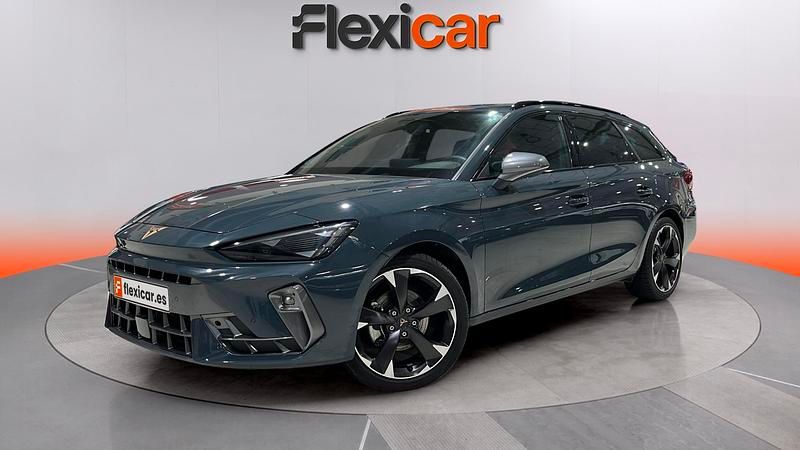 Usado Cupra Leon 150 CV (110 kW) 2025 Azul Familiar