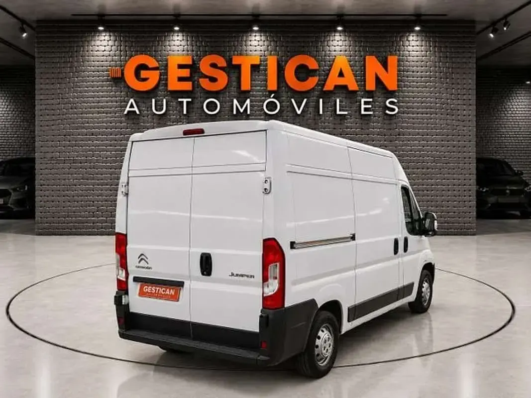 Usado Citroën Jumper 2022 Blanco Monovolumen