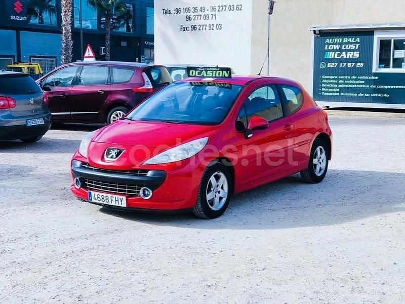 Rojo Usado 2007 Peugeot 207 Berlina | 2590 € (Super precio) - Imagen 1/4
