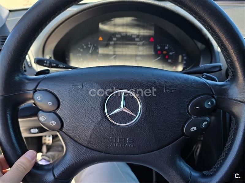 Usado Mercedes E220 170 CV (125 kW) 2008 Gris / plata Berlina