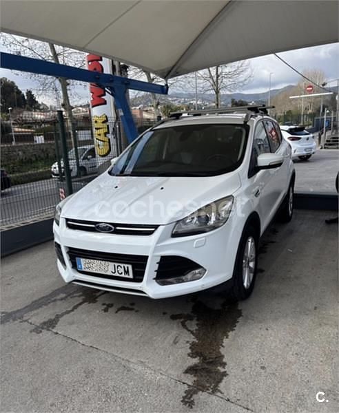 Usado Ford Kuga Titanium 120 CV (88 kW) 2015 Blanco SUV