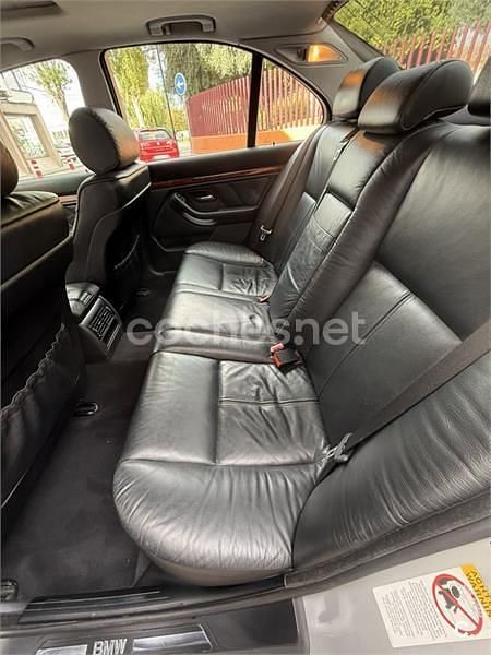 Usado BMW 530 184 CV (135 kW) 2001 Gris / plata Berlina