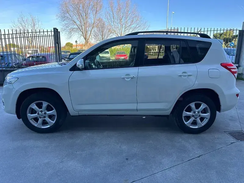 Usado Toyota RAV4 Executive 150 CV (110 kW) 2010 Blanco SUV