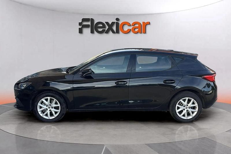 Usado Seat Leon Style 110 CV (80 kW) 2024 Negro Berlina