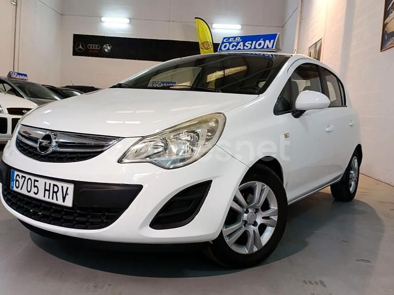 Usado Opel Corsa Selective 75 CV (55 kW) 2013 Blanco Berlina