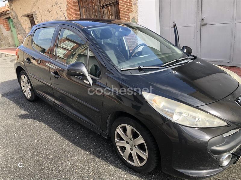 Usado Peugeot 207 Premium 90 CV (66 kW) 2008 Negro Berlina