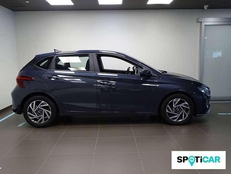Usado Hyundai i20 101 HP (74 kW) 2024 Cinzento Citadino