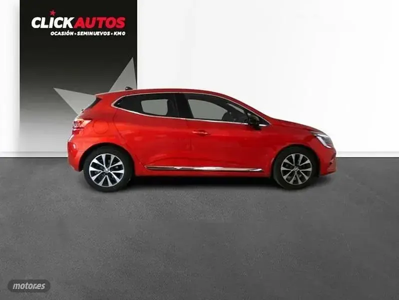Usado Renault Clio Techno 90 CV (66 kW) 2023 Rojo Utilitario