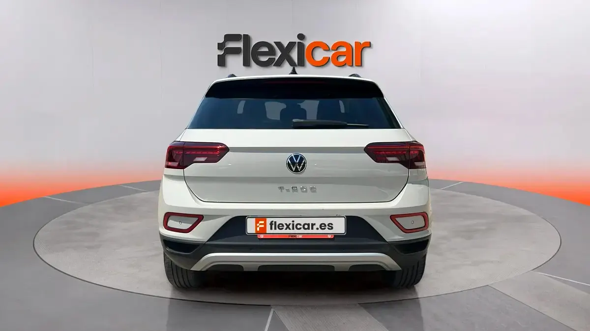 Usado VW T-Roc Life 150 CV (110 kW) 2023 Gris SUV