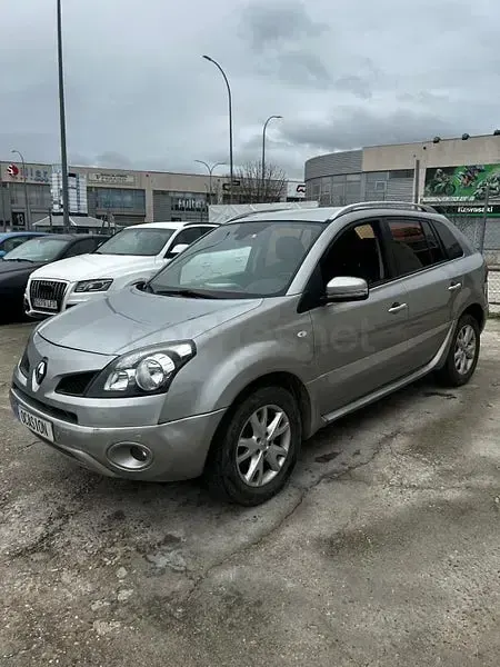 Usado Renault Koleos Dynamique 150 CV (110 kW) 2009 Gris / plata SUV