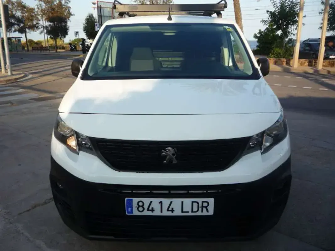 Usado Peugeot Partner Premium 76 CV (55 kW) 2020 Blanco Monovolumen