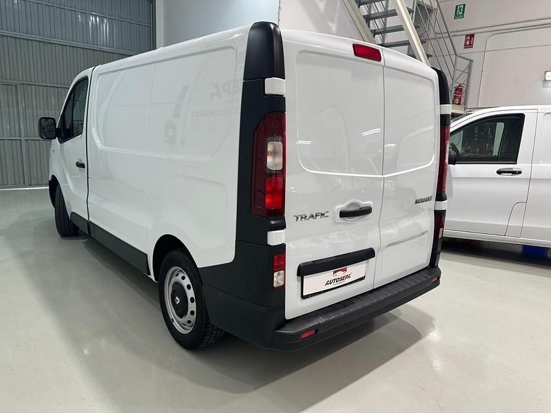 Usado Renault Trafic 120 CV (88 kW) 2020 Blanco Monovolumen