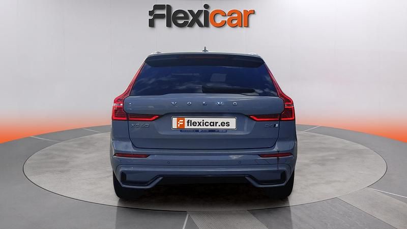 Używany Volvo XC60 Plus 197 KM (144 kW) 2023 Szary SUV