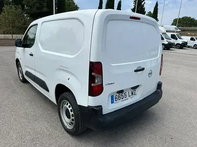 Usado Opel Combo 100 CV (73 kW) 2022 Blanco Monovolumen