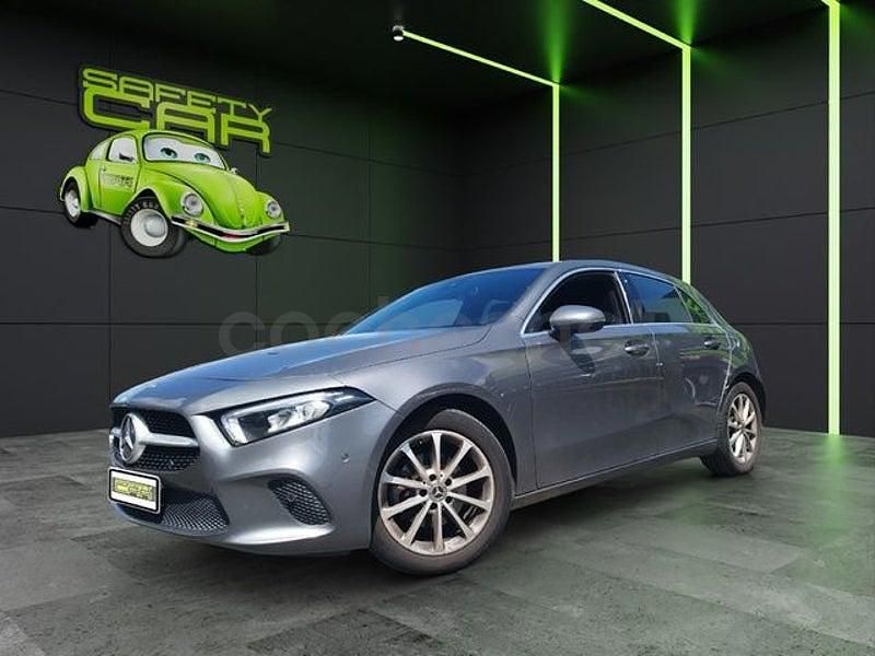 Usado Mercedes A180 116 CV (85 kW) 2018 Gris / plata Berlina