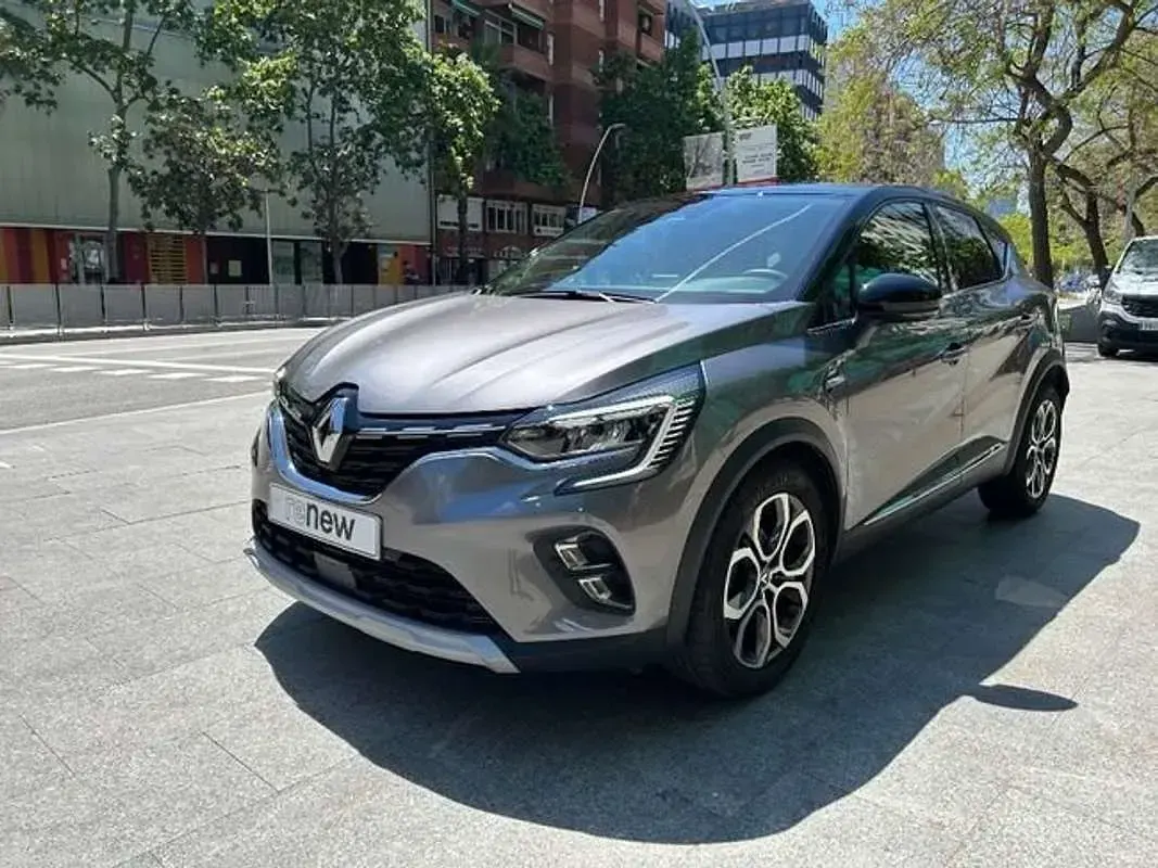 Usado Renault Captur Zen 140 CV (102 kW) 2021 Gris SUV