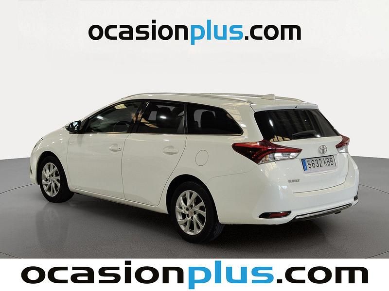 Usado Toyota Auris Active 116 CV (85 kW) 2017 Blanco Familiar