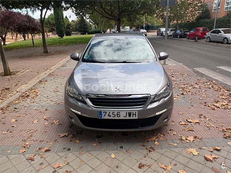 Usado Peugeot 308 SW Style 130 CV (95 kW) 2017 Gris / plata Familiar