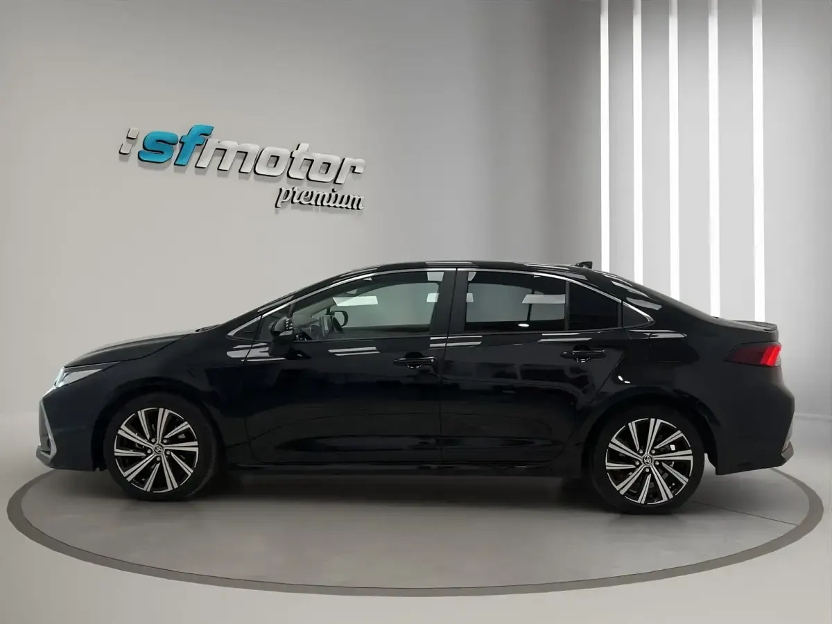 Usado Toyota Corolla Style 184 CV (135 kW) 2022 Negro Berlina