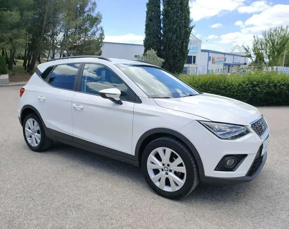 Usado Seat Arona Ecomotive 94 CV (69 kW) 2020 Blanco SUV