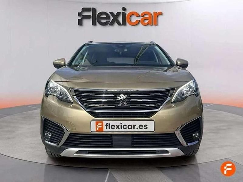 Usado Peugeot 5008 Allure 131 CV (96 kW) 2018 Amarillo Monovolumen