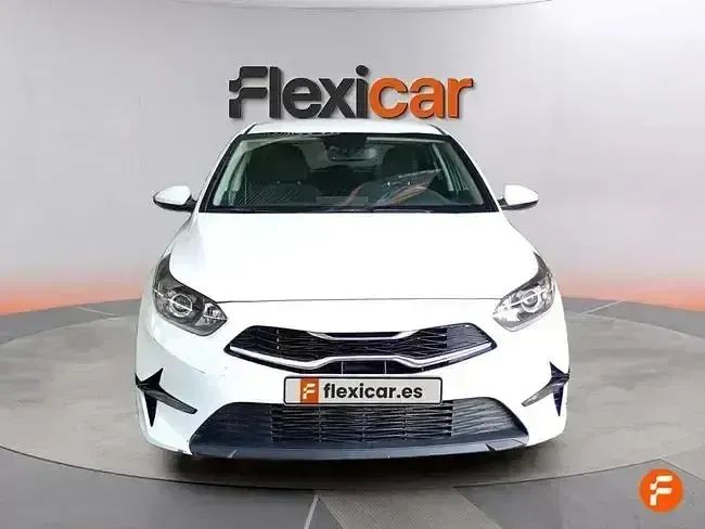 Usado Kia Ceed 136 CV (100 kW) 2023 Blanco Utilitario