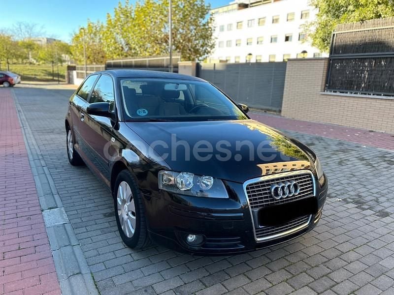 Negro Usado 2008 Audi A3 Attraction Berlina | 5999 € (Buen precio) - Imagen 1/4