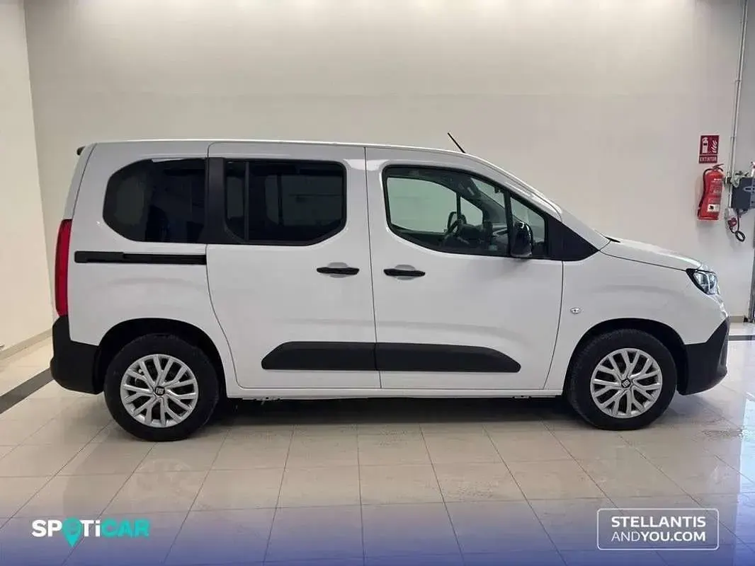Usado Fiat Doblò 101 CV (74 kW) 2025 Blanco Monovolumen