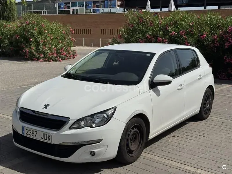 Usado Peugeot 308 Style 115 CV (84 kW) 2016 Blanco Berlina