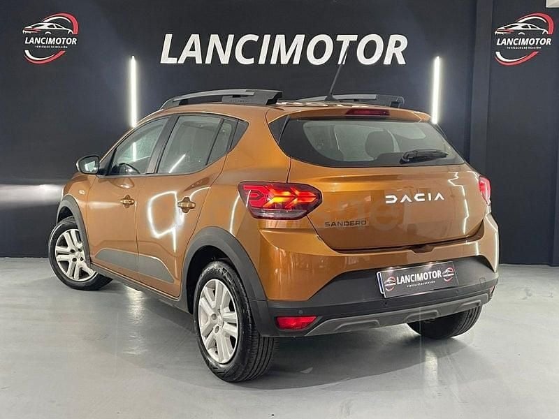 Usado Dacia Sandero Expression 91 CV (66 kW) 2024 Naranja Berlina