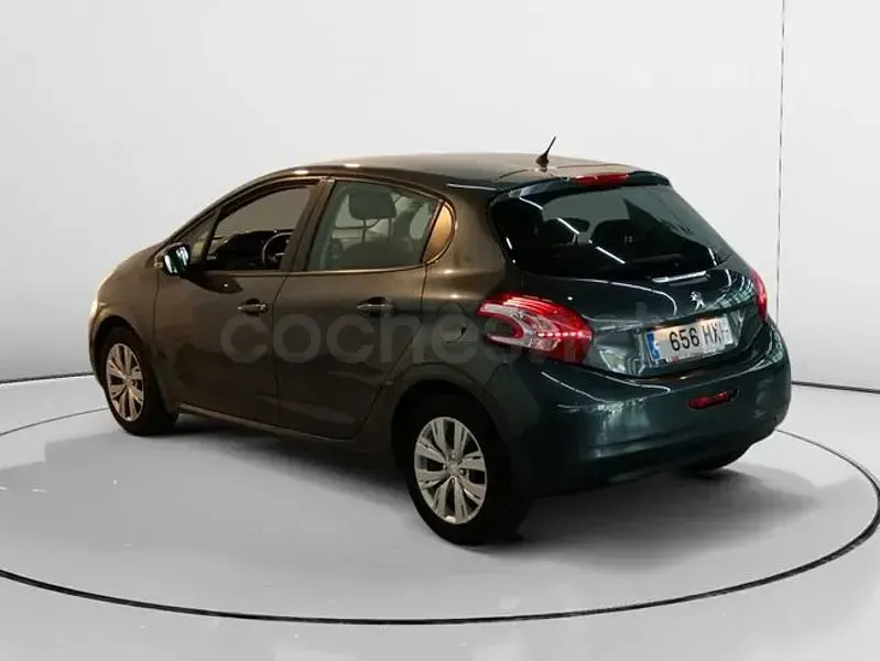 Usado Peugeot 208 Active 82 CV (60 kW) 2014 Blanco Utilitario