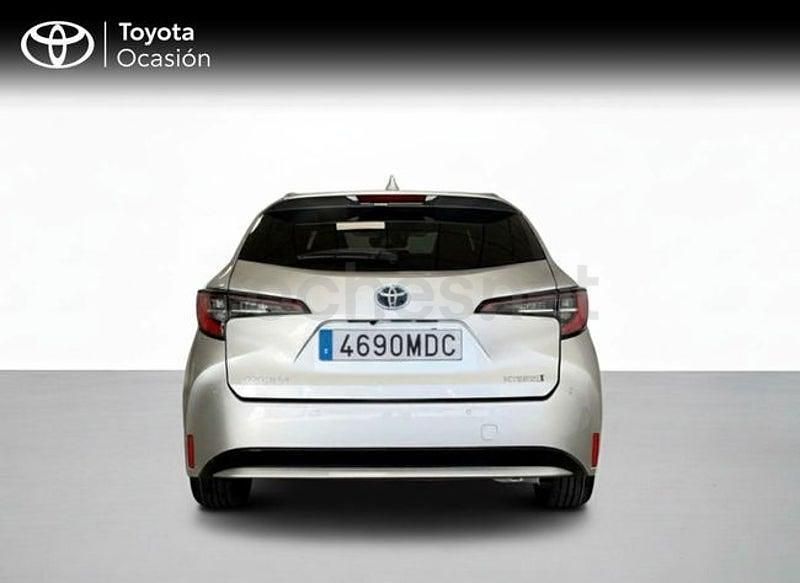 Usado Toyota Corolla Style 122 CV (89 kW) 2022 Gris Utilitario