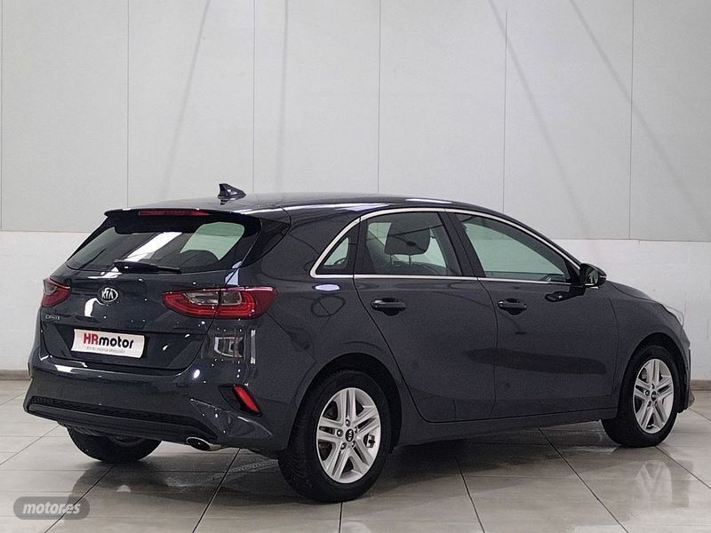 Usado Kia Ceed 136 CV (100 kW) 2020 Gris Utilitario