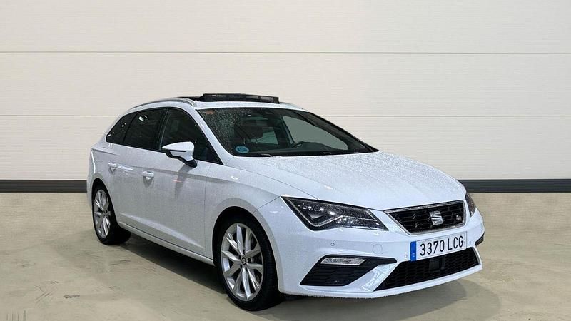 Usado Seat Leon FR 190 CV (139 kW) 2019 Blanco Familiar