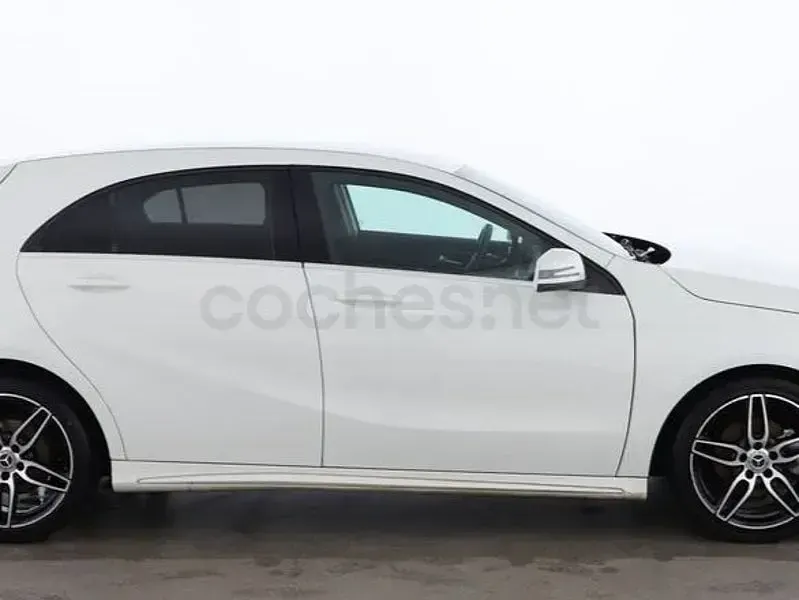 Usado Mercedes A180 122 CV (89 kW) 2018 Blanco Berlina