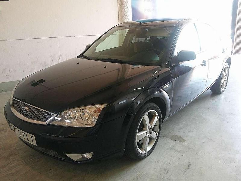 Usado Ford Mondeo Titanium 140 CV (102 kW) 2006 Negro Berlina